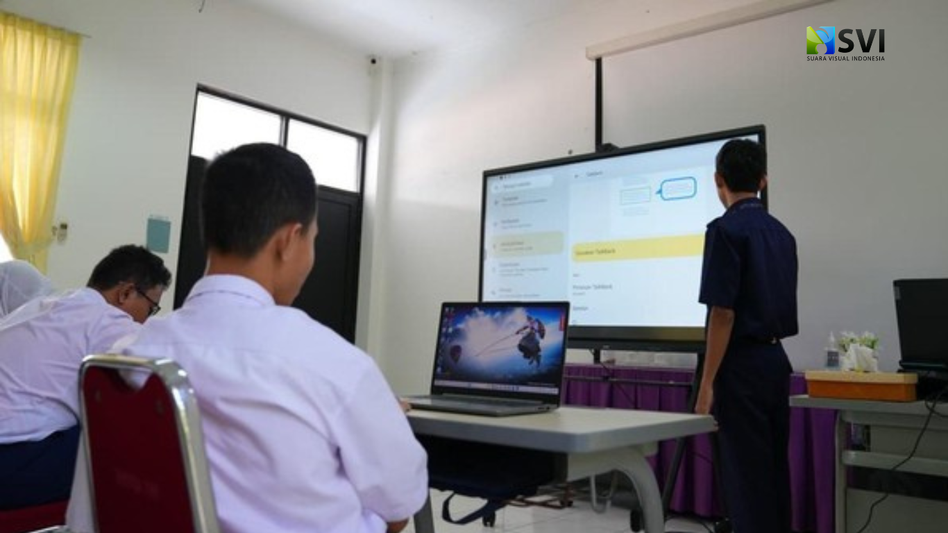 Cara Memilih IFP/Smartboard untuk Program Digitalisasi Sekolah